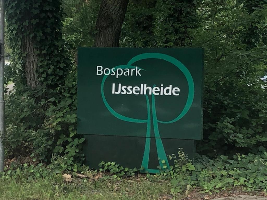 Vrijstaand Chalet In Bospark Villa Hattemerbroek Eksteriør bilde